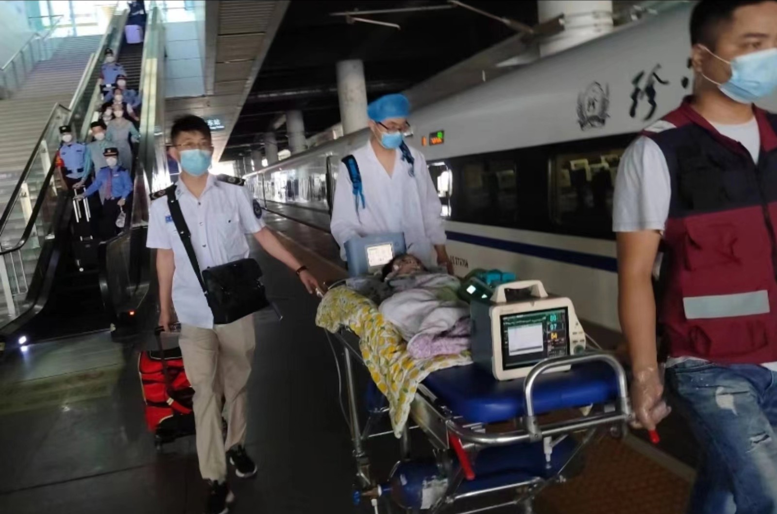 黑山县高铁转运公司